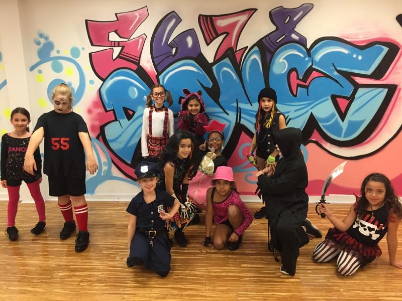 _5678DANCE's tweet photo. More Halloween Fun! 🎃 https://t.co/qMN65nT8sO