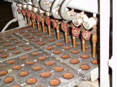 jocohistory's tweet photo. No better way to celebrate a #Royals win on #NationalChocolateDay than a full count...of local #Valomilk chocolate. https://t.co/7jwrumxg1a