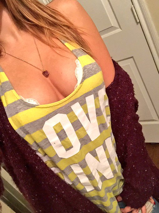 Happy humpday!!! 😇✨ https://t.co/LemS6nW3qk<a href="/tag/longhairdays"class="tags"><span>#longhairdays</span></a>