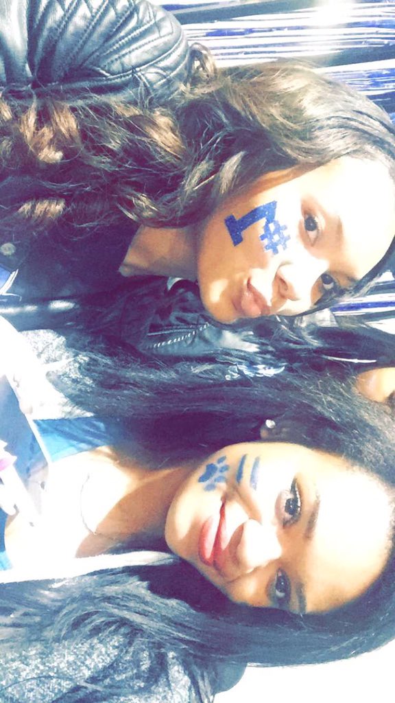 KamiahMonae's tweet image. #Class2k16 💙🔵🔷🔹