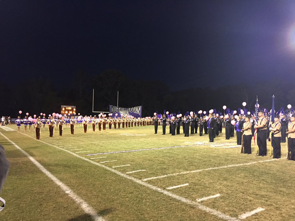 dtown_students's tweet photo. We may not know every single person but we are a family. #DTOWN #griffsforlife 💜💜 https://t.co/JbiIqgZoEG
