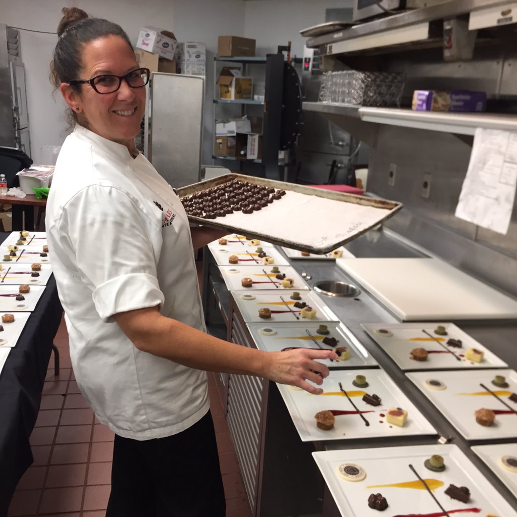 savetheworld82's tweet photo. @ChefSammyD @chefdebpeligrino bring on course #4 #ForThePeople #doAC @harrahsresort #chainedinner https://t.co/TJexwsISG7