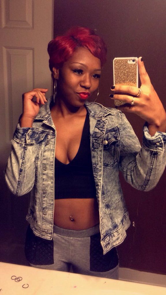 Breenaquel's tweet image. 🍫 girls do it better. #NationalChocolateDay🍫😋 #GetchuOne❗️