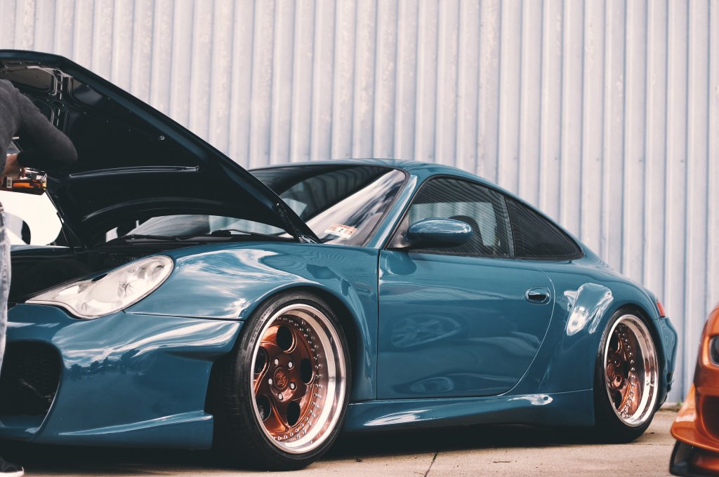 fittedlifestyle's tweet photo. Porsche STEEZ! More on https://t.co/TovFfahSnu #fcf15 #fittedlifestyle #pasmag https://t.co/97ZjGiwgeU