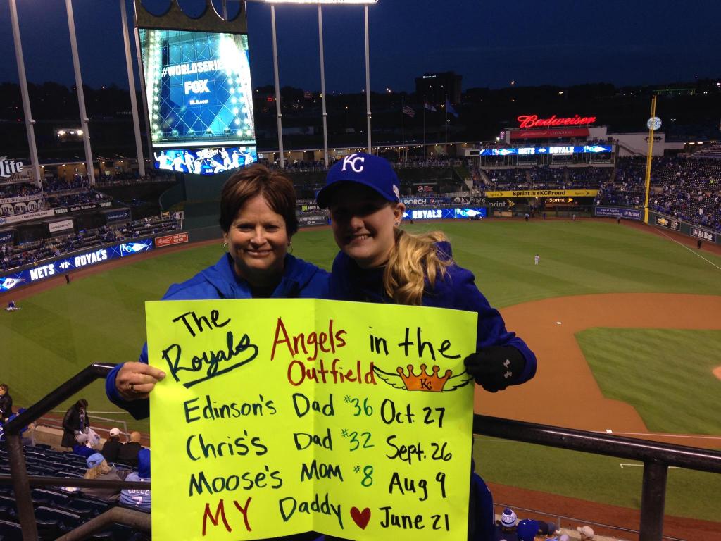 Shortie_59's tweet photo. Such an amazing night! Our Angels in the Outfield came through :) #TakeTheCrown #RoyalsAngels @Royals #WorldSeries https://t.co/HdLva3enBP