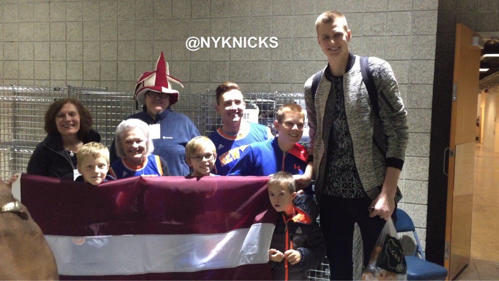 kporzee's tweet photo. Paldies visiem Latvijā kas negulēja lai redzētu manu debiju!Un Paldies Milvokī Latviešiem kas bija atnākuši uz spēli https://t.co/sZAAHBmKsT