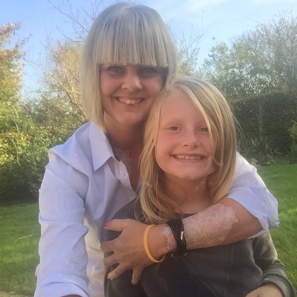 laer_for_livet's tweet photo. "Du skulle bare prøve, hvordan det er, mor!" Det gør jeg så i dag på Verdens Psoriasisdag #Psofie #WPD15 #Psyoung https://t.co/EjkKijzk1o