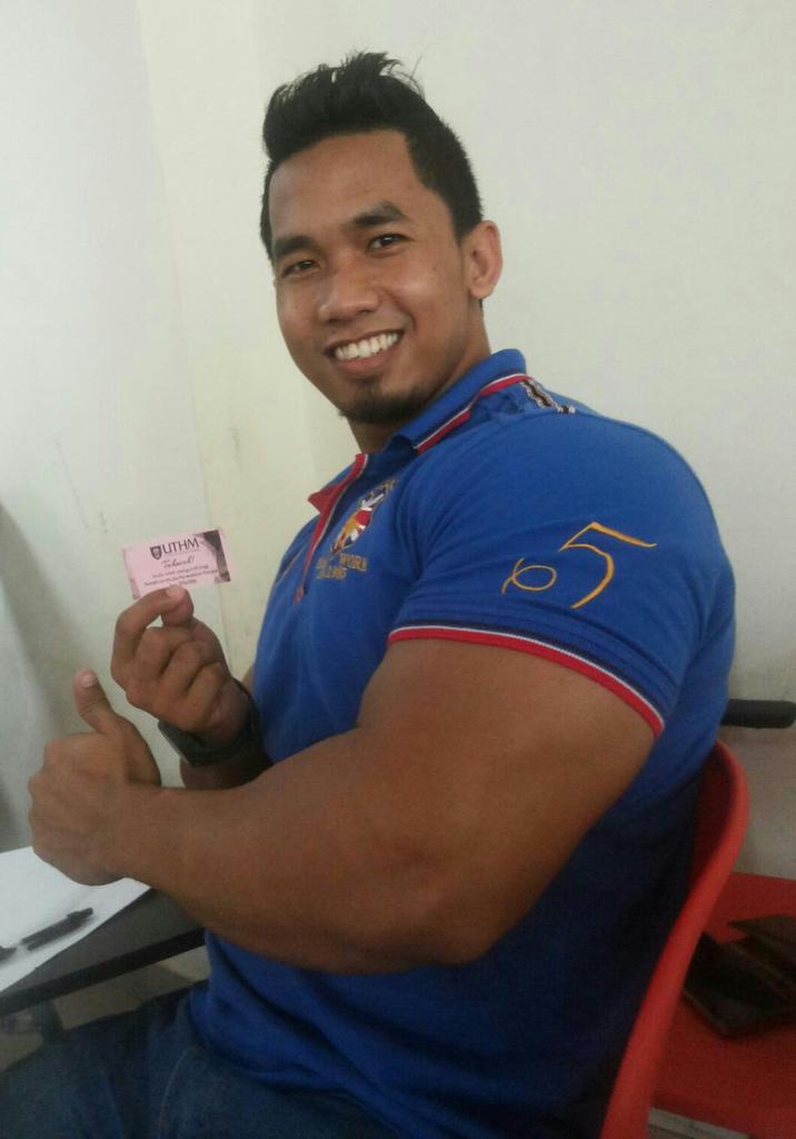 ProM_UTHM's tweet photo. Abang sado sdh turun mengundi, anda bila lagi?

Jom turun mengundi
#PRKUTHM #HeilProM #IniKaliKitaPimpin
@UTHMtroll https://t.co/DtAt4Mllzj