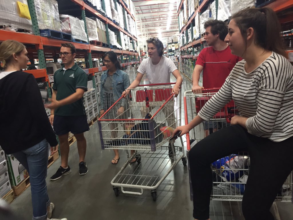 MellWalsh0's tweet photo. Dumbfounded by the savings! #costco #cheap #blender #lastnightoffreedom https://t.co/VeL8xT4aSS