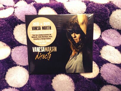 r_reme's tweet photo. Por fin te tengo @vanesamartin_  espero que el próximo día 13 de noviembre me lo puedas firmar.#VanesaMartinDirecto https://t.co/WYbd4lBqjy