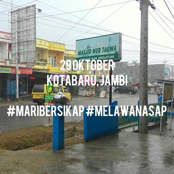 PoskoSIKAP's tweet photo. Kondisi #kotabaru #jambi 29 Oktober! Hujan lebat di Jambi, asap pun menipis. #MariBerSIKAP #MelawanAsap https://t.co/9qRjRKxbsq