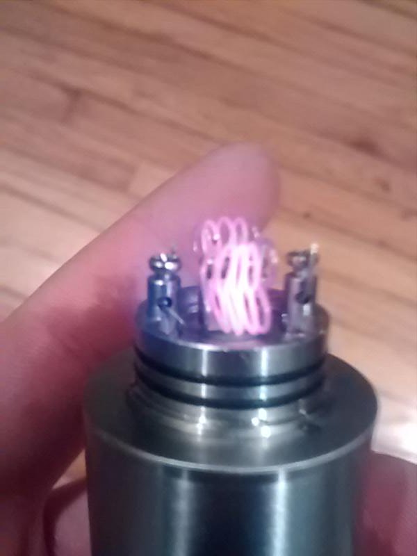 badassjuice's tweet photo. #vapeporn #coilporn #vapefam #vapelife #latenightbuilds https://t.co/EjxRdub8gi
