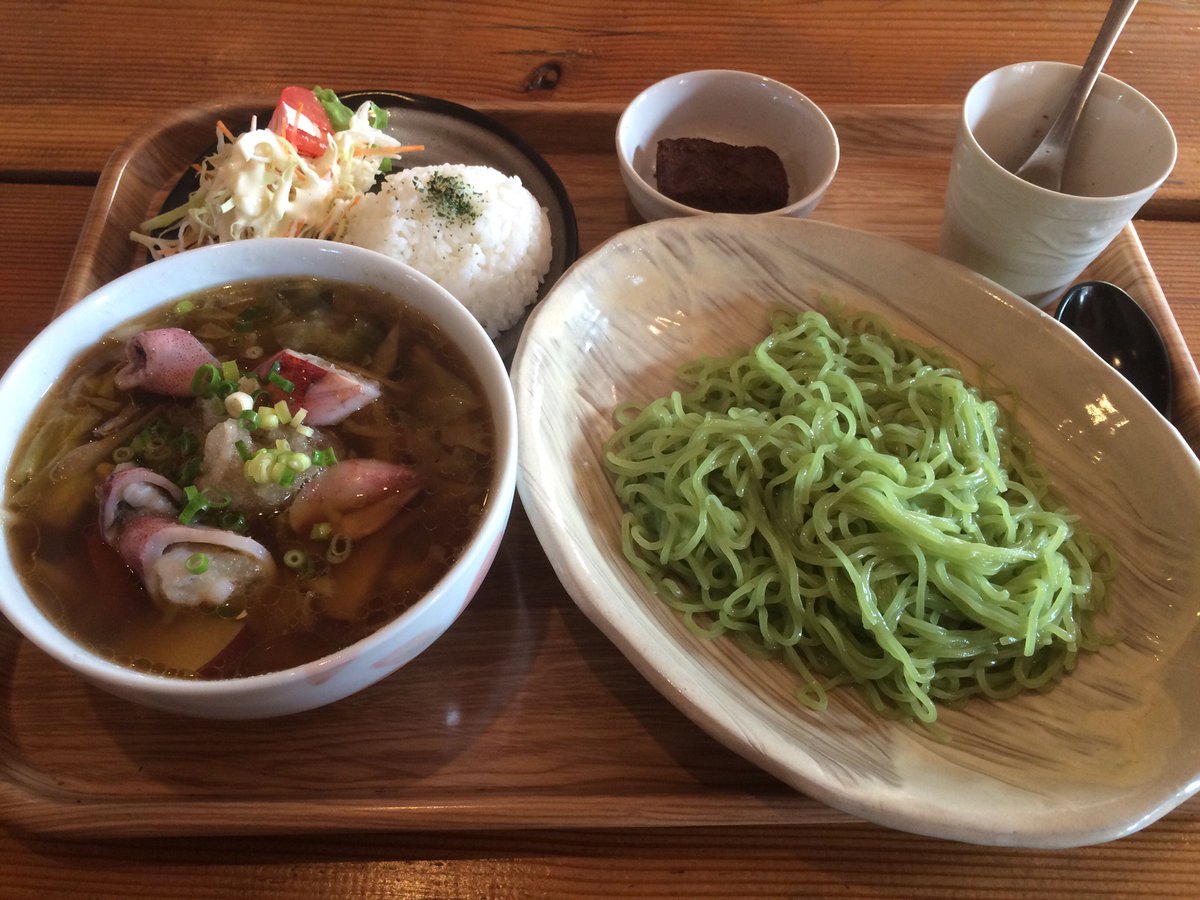 tomojp79's tweet photo. 白老日帰り出張の帰り道、つけ麺屋に入ってみました。具沢山で腹いっぱいです。 (@ 本日はぷくぷく商店) https://t.co/mWJIaHywlM https://t.co/0cqIgvcOAr