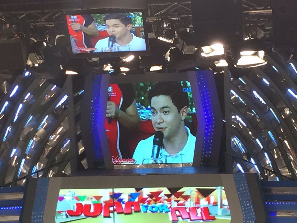 maiden16_taguig's tweet photo. NAKAKABINGI ANG TILIAN DITO SA BROADWAY! #ALDUB15thWeeksary https://t.co/GCrQYrYl3U
