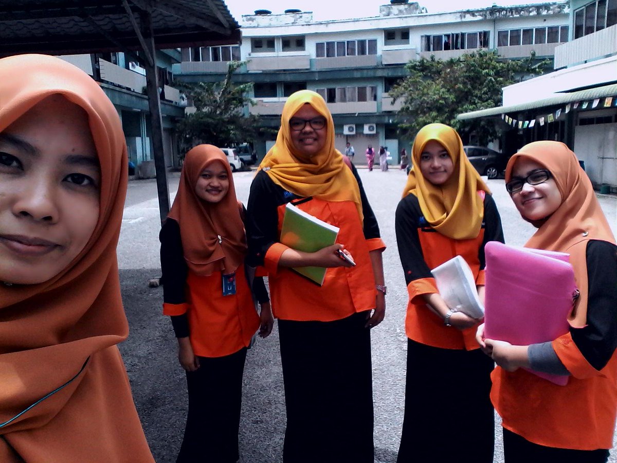fathihah101193's tweet image. Done presentation BCom!!
#buddies
#sameclass #samegroup #sameroom