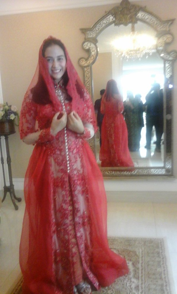 royantii37's tweet photo. Si aidà cantiknya pake kebaya https://t.co/gLnkh6KMiG