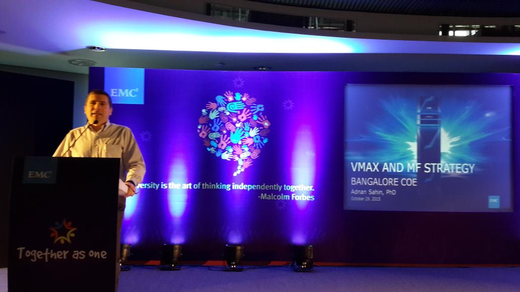 GiriRamaraju's tweet photo. Adnan at @EMCIndia #VMAX #AllMinds meeting @sarvsaravanan @bobporras @ReichlingD @kay5erili #FullHouse https://t.co/OH1SqnvLyj