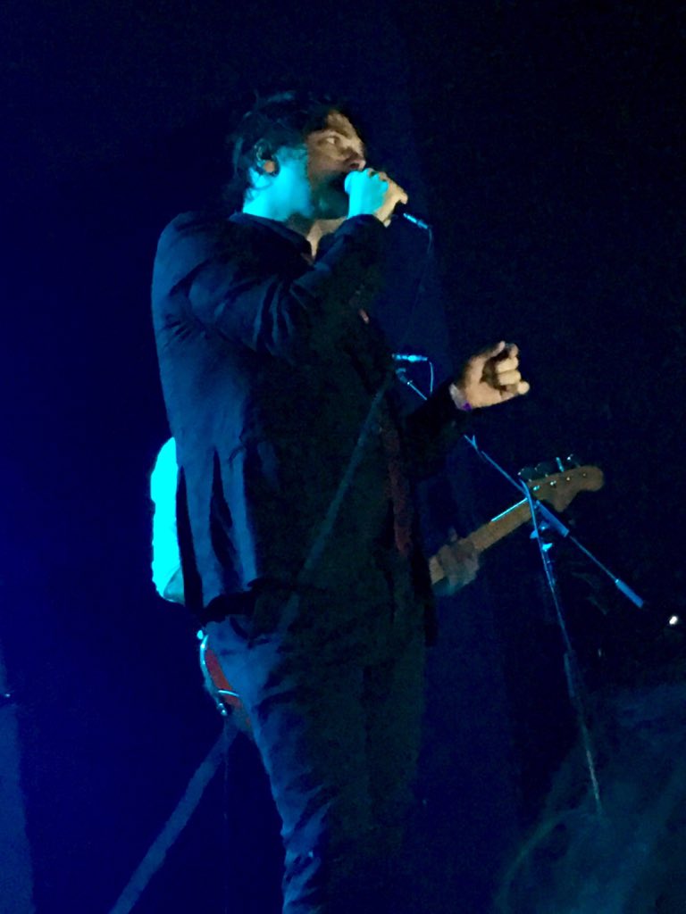 knotme's tweet photo. This happened last night @emosaustin... Thank u @gerardway for being an incredible inspiration to the human race. https://t.co/KE511ysRjf