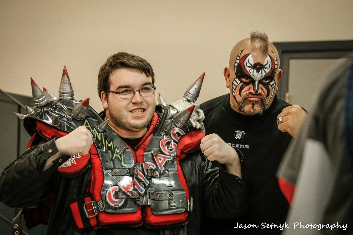 officialmpw's tweet photo. WWE Hall of Famer Road Warrior Animal posing with some great fans this past Saturday night.

Credit: Jason Setnyk https://t.co/sLMgoT9SgN