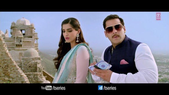 inshaammu's tweet photo. Bas thoda sa has k dikha do
@BeingSalmanKhan @sonamakapoor #JabTumChaho #ChatWithPrem https://t.co/HKBCwmUFDK