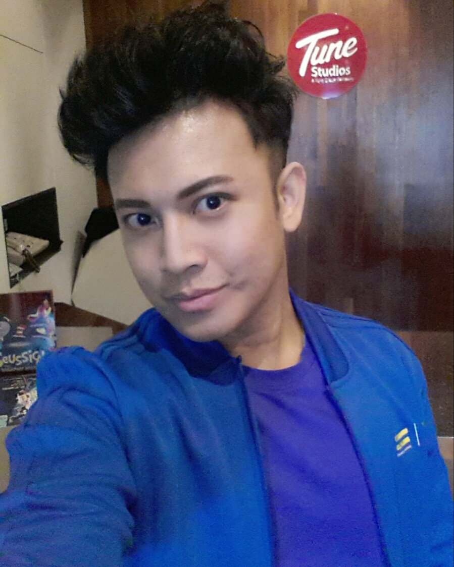 Semalam di #TuneStudios <a href="/TuneStudios/">Tune Studios</a> Makin' moves 😀
