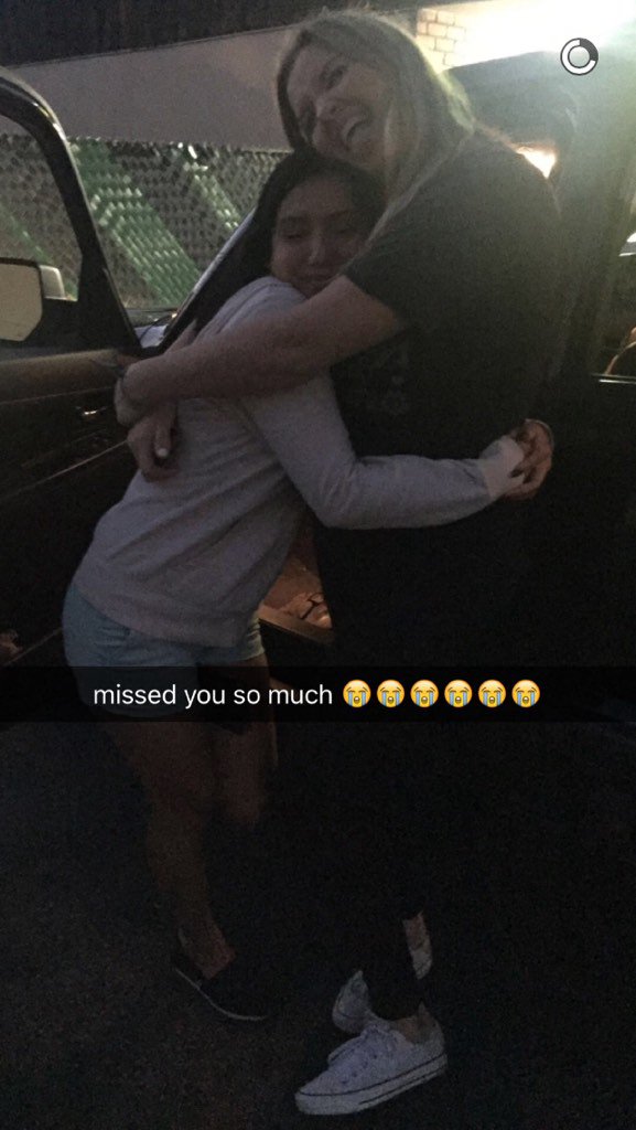 kierstyn_cant's tweet photo. Seeing my friends from my old school today made my life so much better  #didnttakephotos like at all #onlyvids https://t.co/qMKnvDtIAy