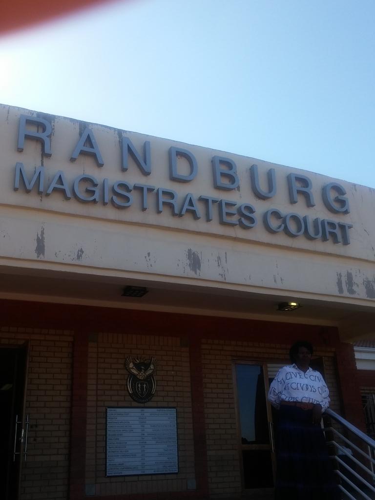 kyleazee's tweet photo. Court for the day #LifeOfAJourno https://t.co/qGMmVeyooJ