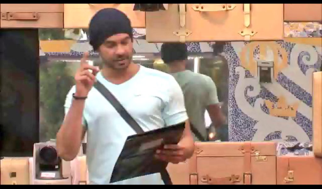 _moonlight__198's tweet photo. #keith soo calm and cool @BiggBoss @ColorsTV @EndemolIndia we wanna see more of him BB #classykeith #BB9 #keithRocks https://t.co/IMNBEHfsJP