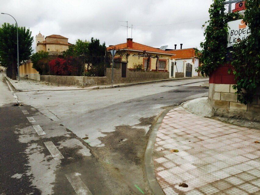 Ayto_Morata's tweet photo. Finalizan obras aceras c/Soledad #MorataAccesible #MoratadeTajuña Eliminando barreras arquitectónicas https://t.co/uBxZc01xfR