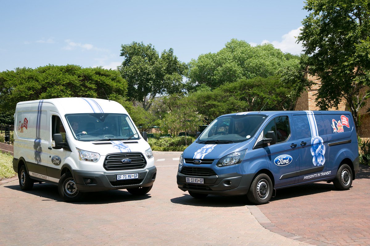 FordSouthAfrica's tweet photo. We are spreading the Christmas cheer by delivering 100 000 gifts to kids in need in SA. #PresentsInTransit https://t.co/E0v8NDdhsU