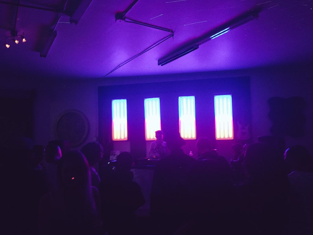 LCass2's tweet photo. Down down down with this @napgirls party #coolrooms4days https://t.co/AByNBNE3Hn