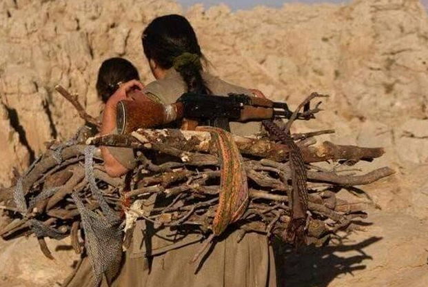EM2ME2's tweet photo. على كل حال ، أنا أحمل حطبي على ظهري 
فإما نارٌ تُدفّئُ أطفالي أو نارٌ أزهق بها أرواحاً أرادت بهم الشر
#المها https://t.co/rIhwIc9EEm