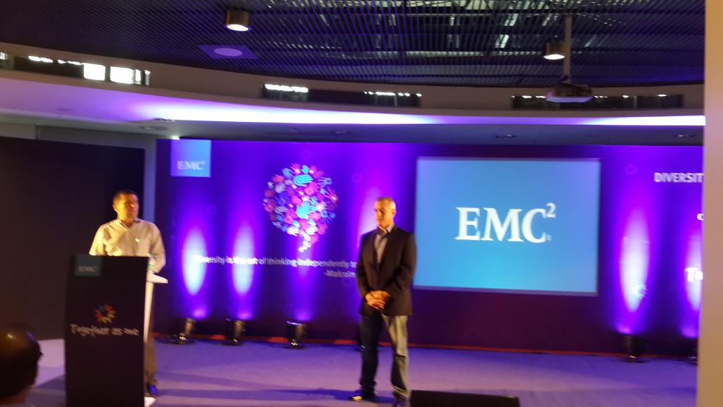 GiriRamaraju's tweet photo. #VMAX #AllMinds Q&A with #VMAXIndia @EMCIndia @bobporras @kay5erili #LotaQuestions https://t.co/IVI04gtBWb