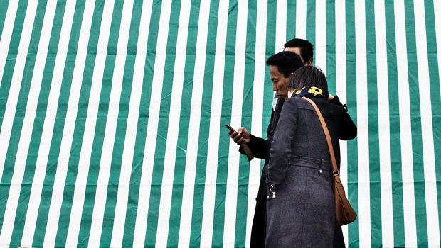 FastCompany's tweet photo. How Smartphones Helped Shape A New Generation Of Globally Minded "Next-Pats" https://t.co/NBGGP5r4NY https://t.co/4RcIUrvLR7