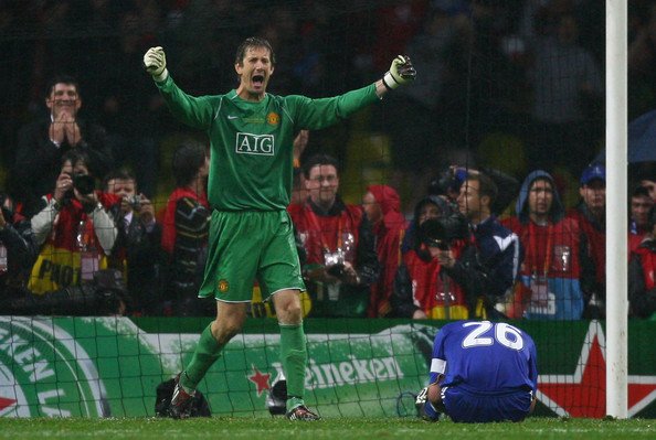 Today this man turns 45. Happy birthday, Edwin van der Sar! 