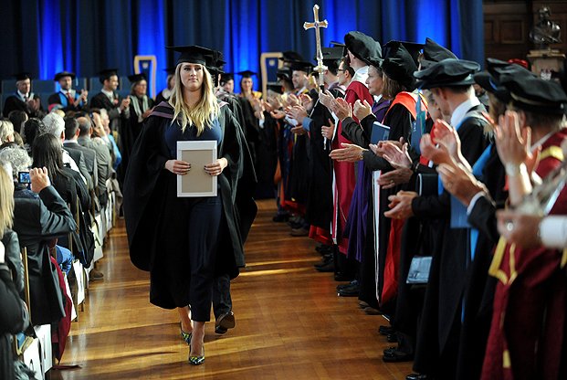 WMNNews's tweet photo. Proud parents and staff applaud students of University of St Mark & St John at graduation https://t.co/3HZ38hIAWJ https://t.co/3aA8V729oc