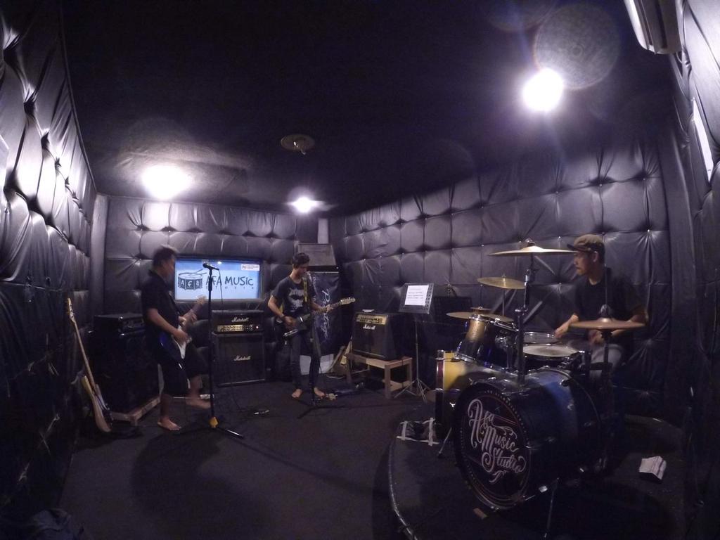 Dengan sering latihan kita akan lebih fokus <a href="/ailenmusic/">AILEN</a> di <a href="/AfaMusicStudio/">AFA Music Studio</a>