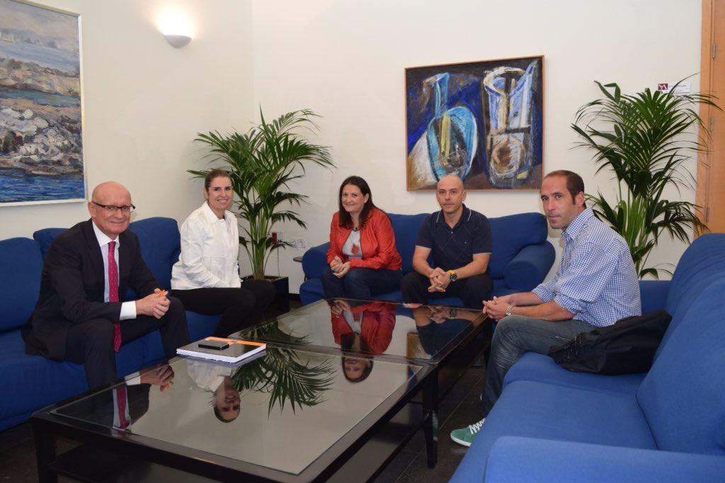 monicamerono's tweet photo. Reunión del @gppmur con @enmarmenorcp. Trabajando por el Mar Menor con propuestas serias y rigurosas. https://t.co/bcarx4JcjU