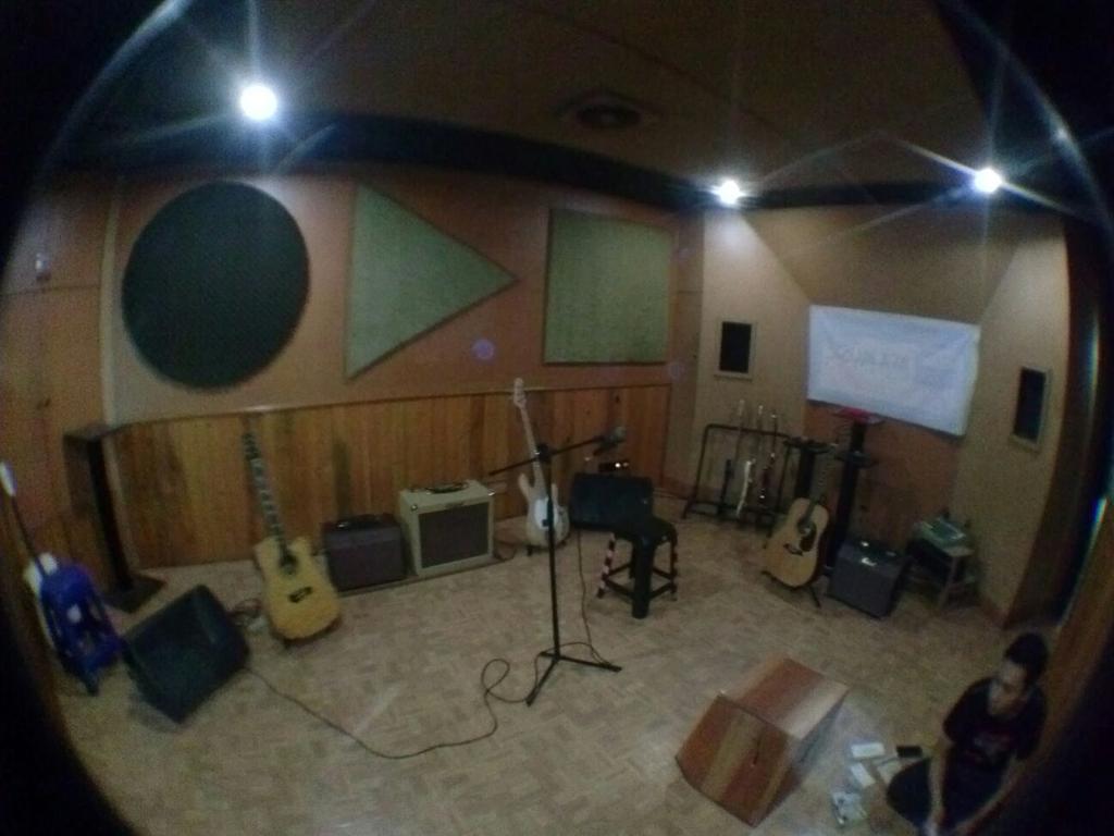 Sudah siap latihan malam ini di <a href="/AfaMusicStudio/">AFA Music Studio</a> jangan lupa konfirmasi ya.. 021-7698521