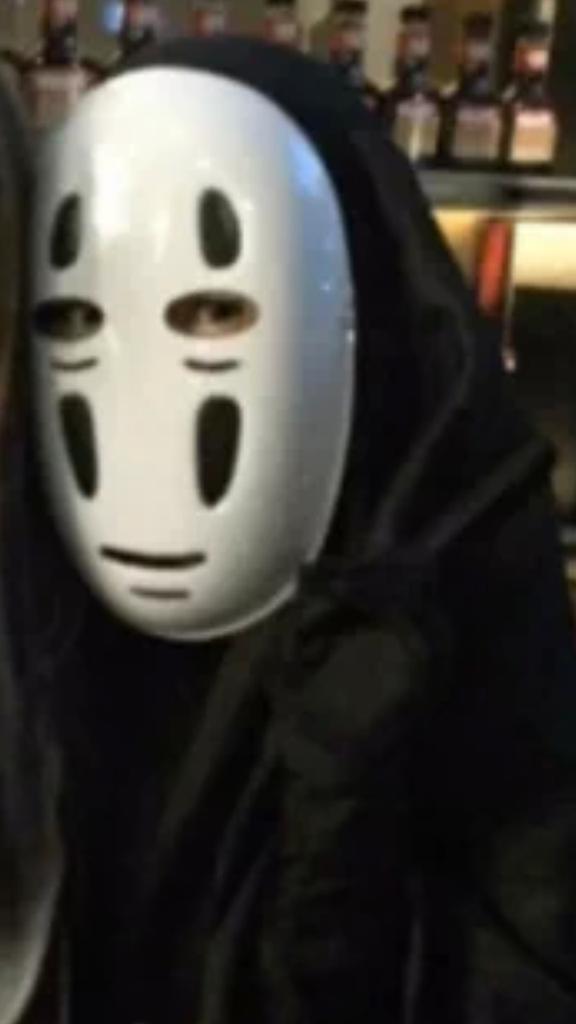 midnightshon's tweet image. That moment when you realise that Wendy actually posed with a v sign