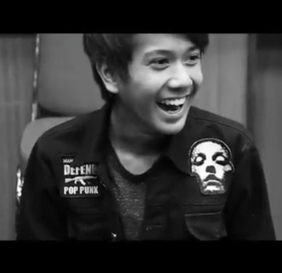 Aldanidaul's tweet photo. "@hastagCJR: Ketawa nyaa lepas banget sih kamu baal 😍😚 @iqbaale #CJRPlentiskentusANWJudikaTTV https://t.co/wzc6wbwFDL"
