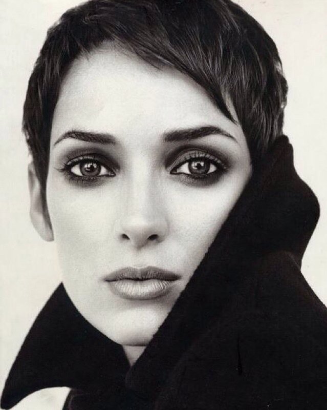 HAPPY BIRTHDAY
Winona Ryder  - 29 octubre 1971 