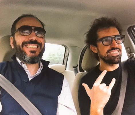 fattiditeatro's tweet photo. Con @danielemuratore verso #Benevento: oggi si parla di #SocialMedia in carcere per #LimitiBN, waiting4 #SelfieStick https://t.co/sbTCvsFAjM