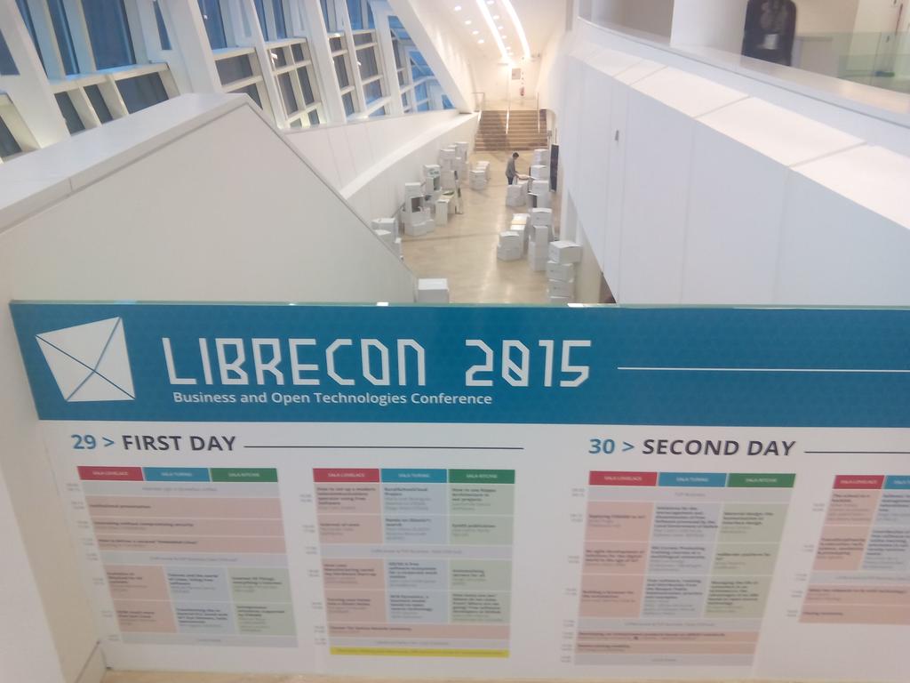 gpul_'s tweet image. Xa estamos botando unha man os de GPUL pola #librecon ;)