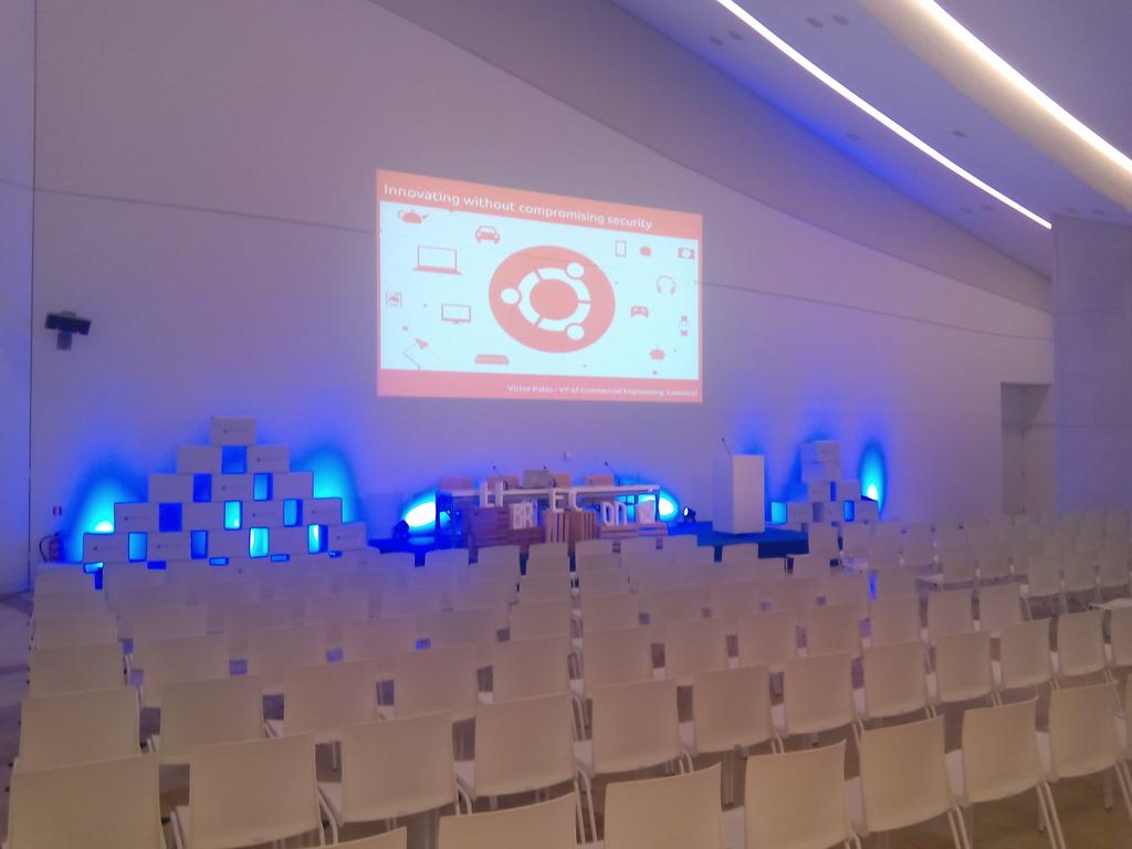 gpul_'s tweet image. Xa estamos botando unha man os de GPUL pola #librecon ;)