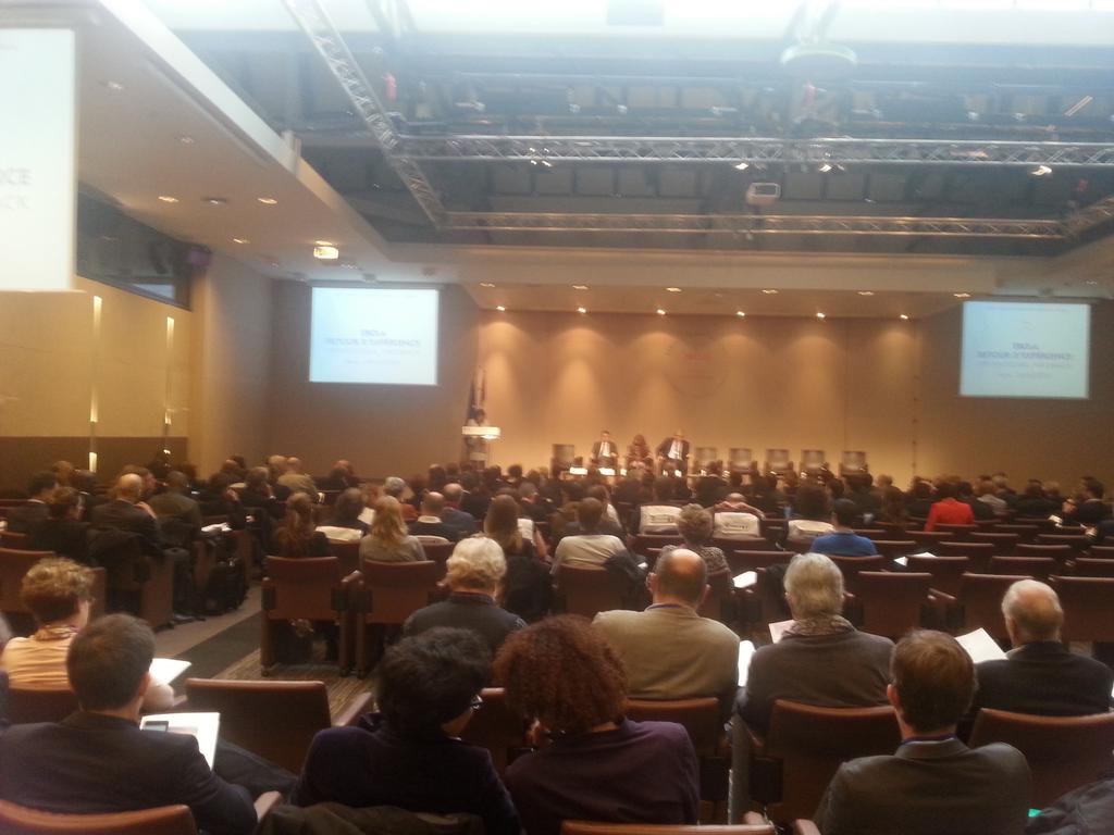 AnnickGirardin's tweet photo. Bienvenue à tous les acteurs de la lutte contre #Ebola venus témoigner de leur expérience du terrain #RetexEBOLA https://t.co/MiNTRhyjUI