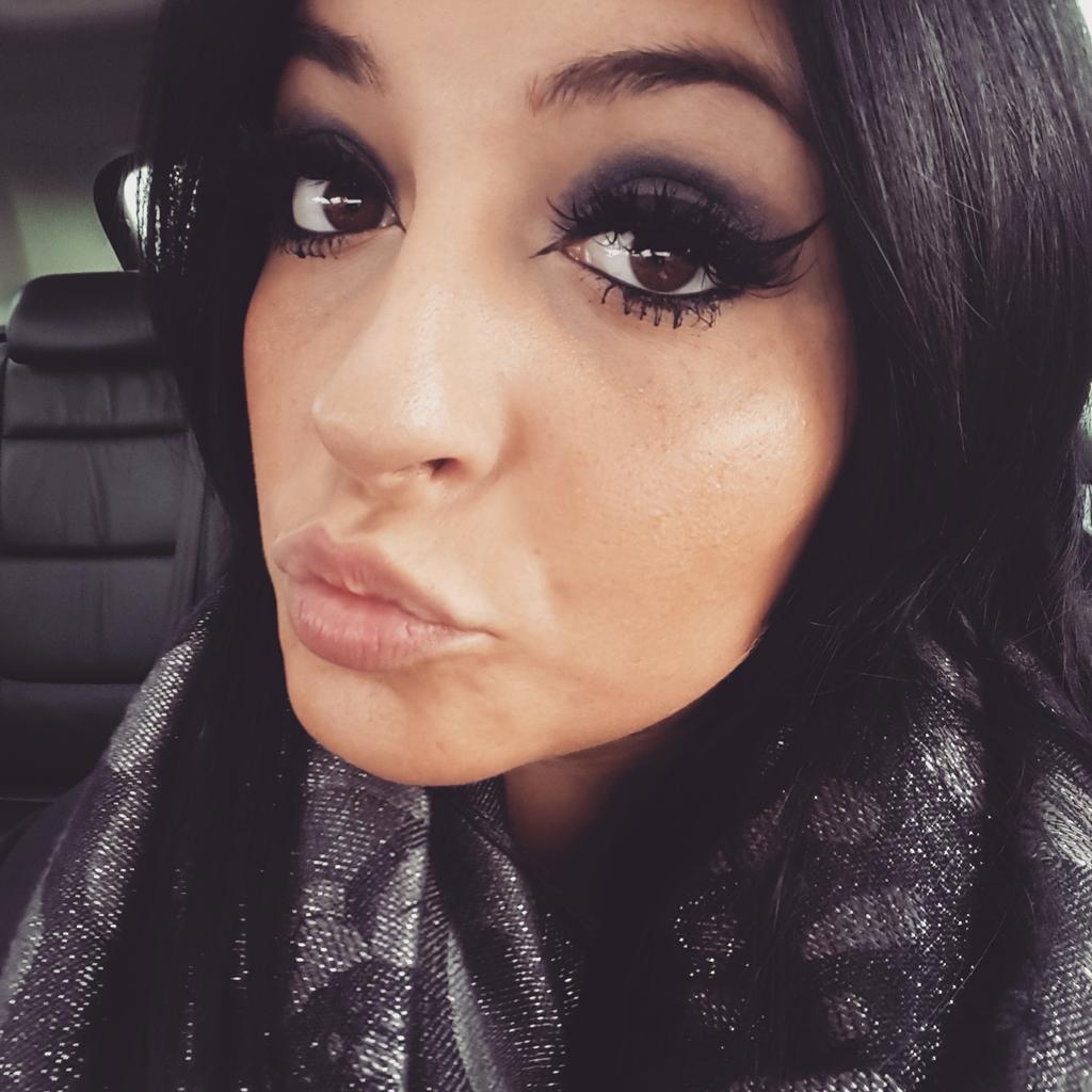 By_Hillaryy's tweet photo. @MACcosmetics #smokyeyes #byme https://t.co/3qxTn680cM