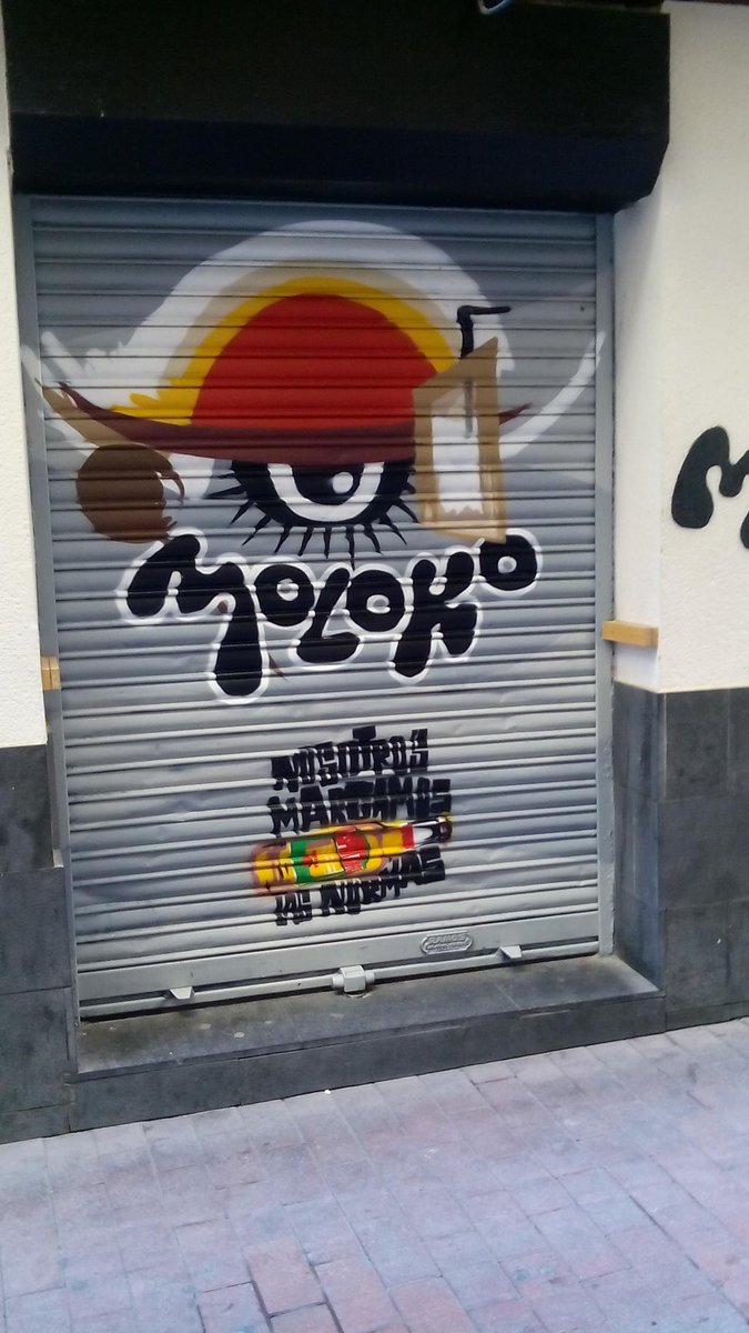 Pubmoloko's tweet photo. Gracias a @Desperados_es por dejarnos la persiana así de chula!!! #Desperados #nosotrosmarcamoslasnormas  #Moloko https://t.co/oM0vwDrkP0