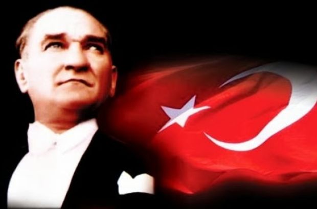 PaletteTurkiye's tweet photo. Bayrakları gururla sallama zamanı!
29 Ekim Cumhuriyet Bayramımız kutlu olsun! #29Ekim https://t.co/JZR1kcXCU2