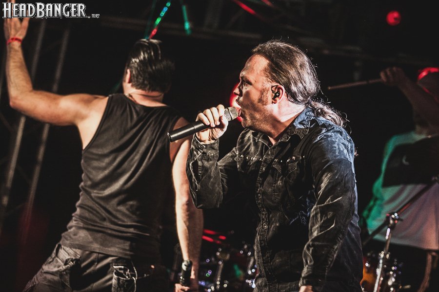 olga_nival's tweet photo. @VanCantoBand in St. Petersburg: https://t.co/qUjG1fNzp8 https://t.co/jl9SsLGijs